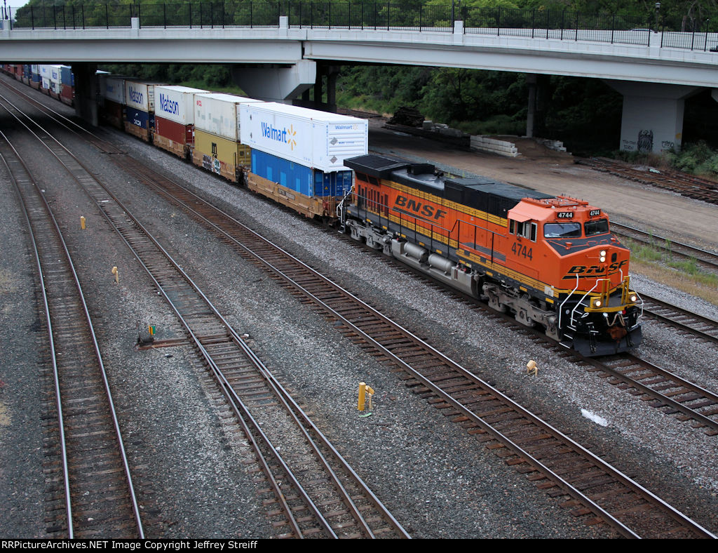 BNSF 4744